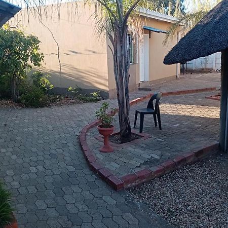 Mongilo Guesthouse Windhoek Kültér fotó